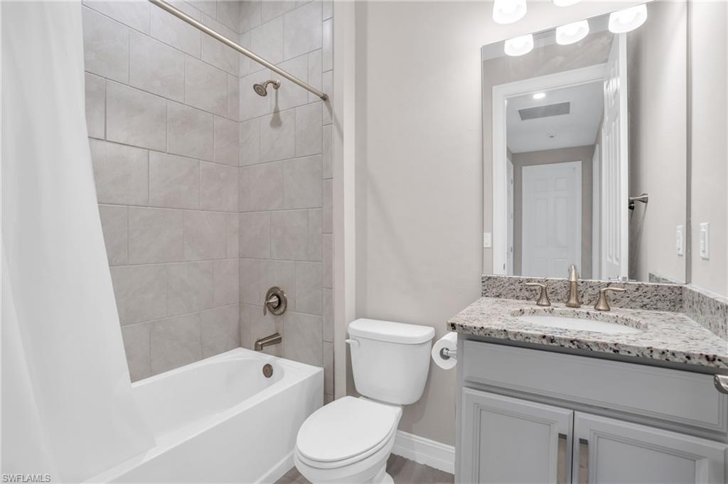 HALFMOON POINT - Residential