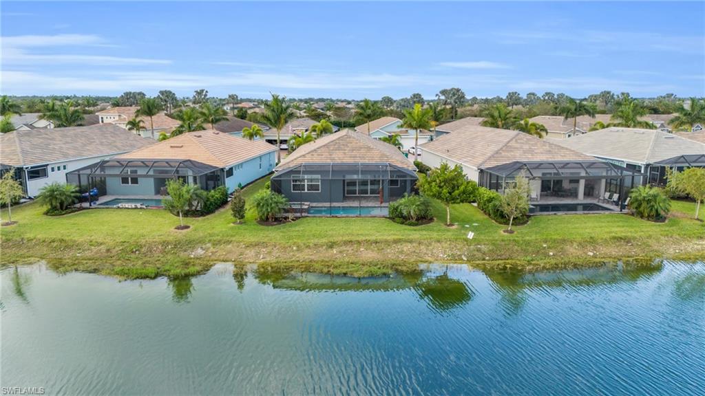 HALFMOON POINT - Residential