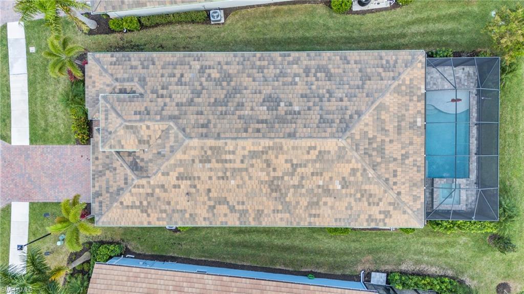 HALFMOON POINT - Residential