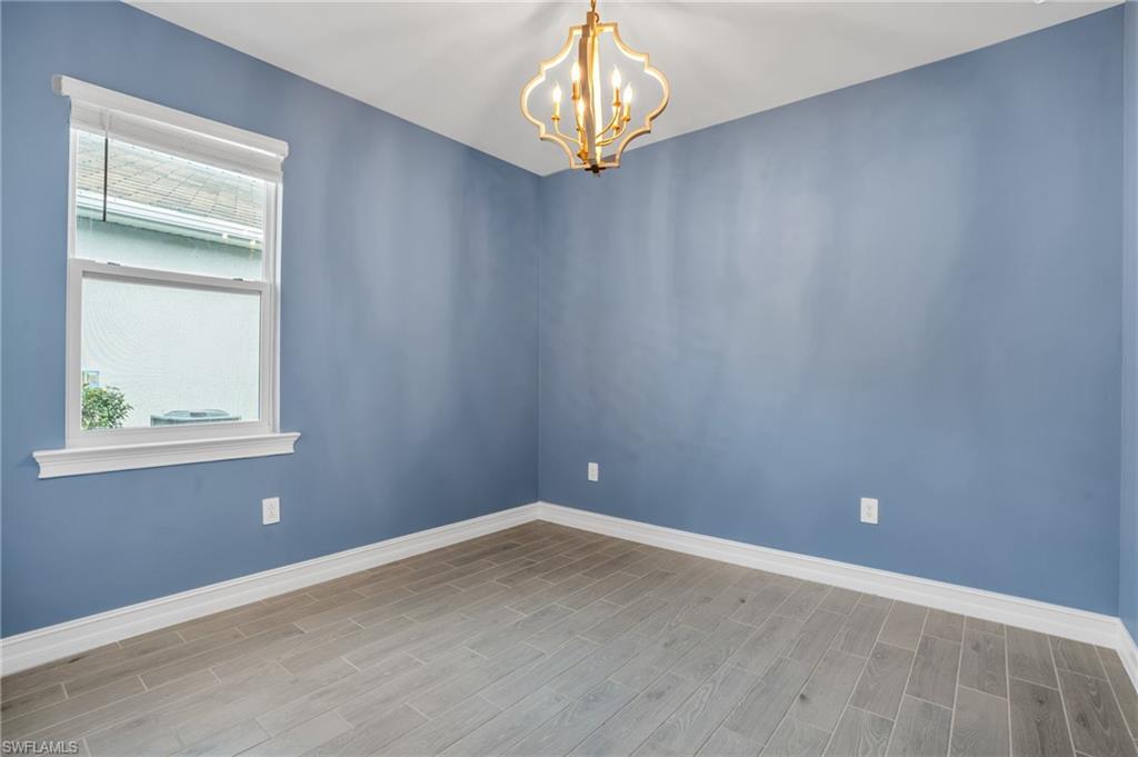 HALFMOON POINT - Residential