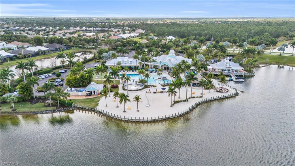 HALFMOON POINT - Residential