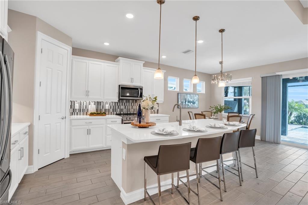 HALFMOON POINT - Residential