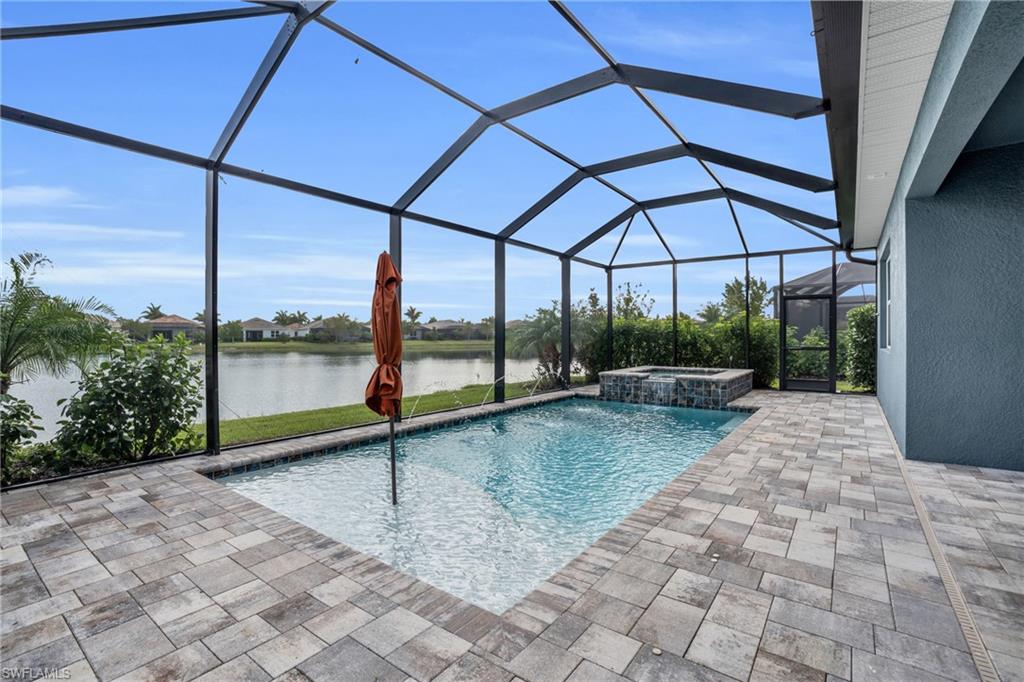 HALFMOON POINT - Residential