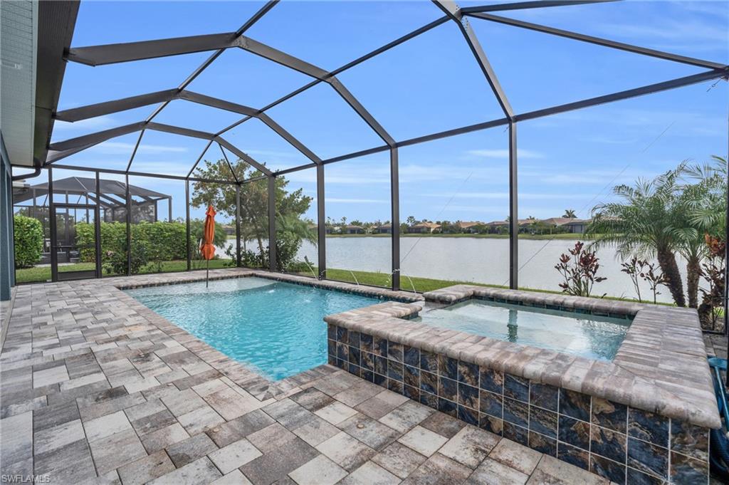 HALFMOON POINT - Residential