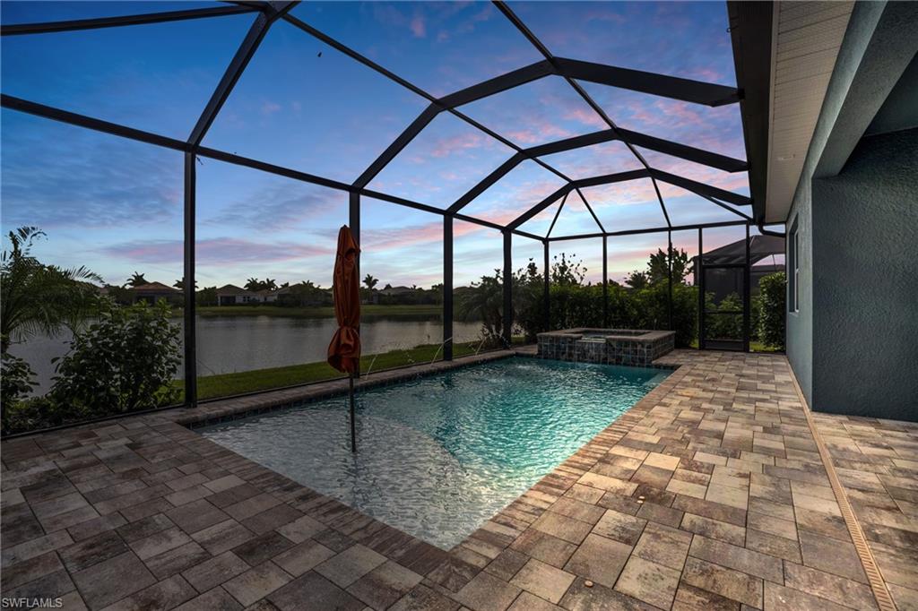 HALFMOON POINT - Residential