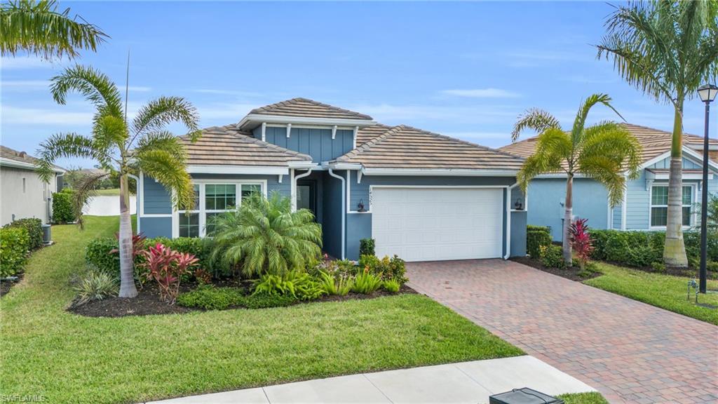 HALFMOON POINT - Residential