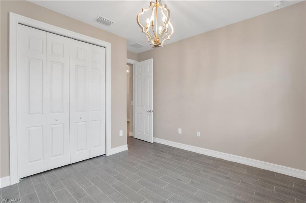 HALFMOON POINT - Residential