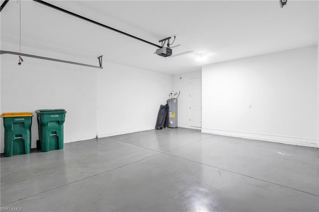 HALFMOON POINT - Residential