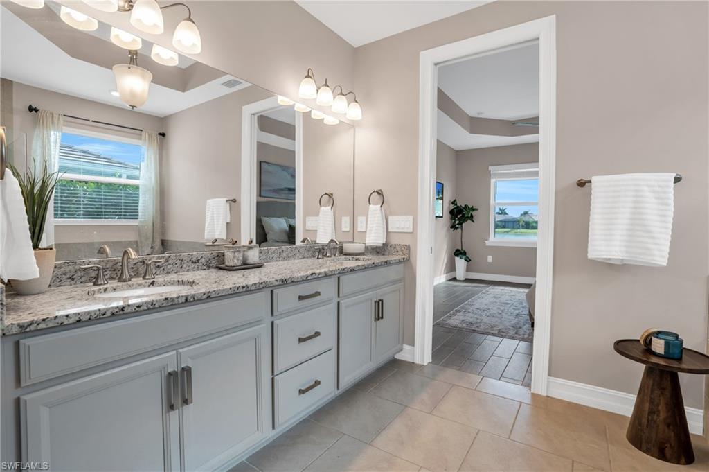 HALFMOON POINT - Residential