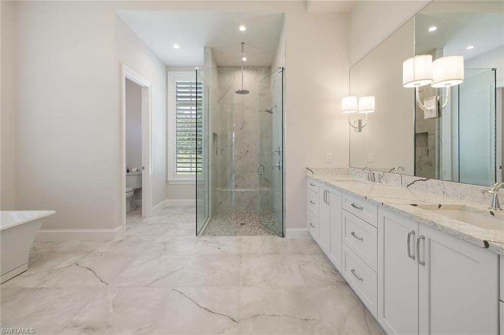 THE ENCLAVE OF DISTINCTION - Residential