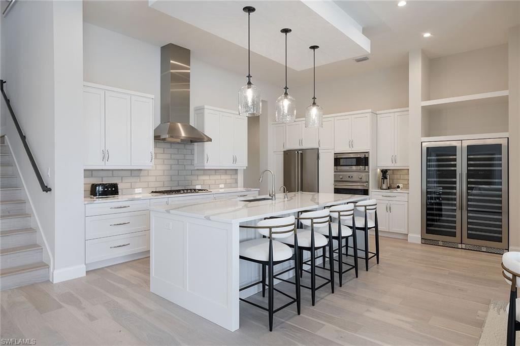 THE ENCLAVE OF DISTINCTION - Residential