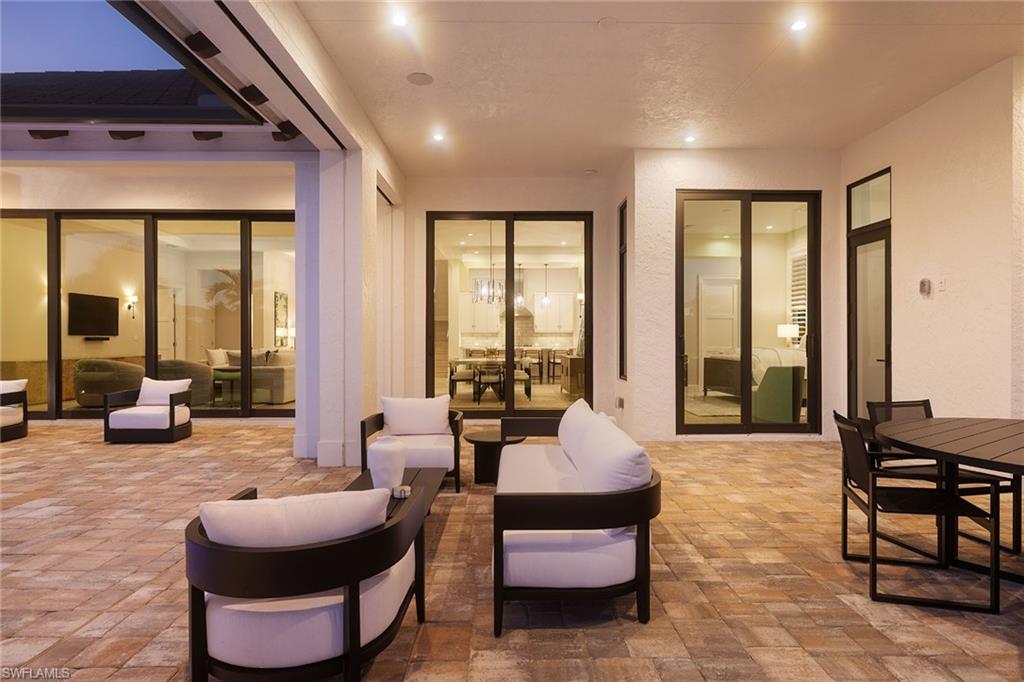 THE ENCLAVE OF DISTINCTION - Residential