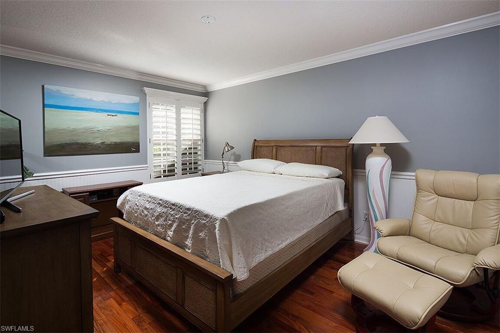 ISLAND WALK - Residential