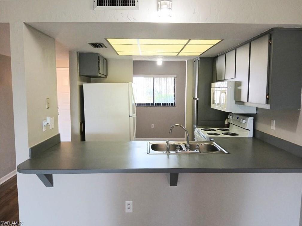 GOLF VIEW MANOR CONDO - Residential