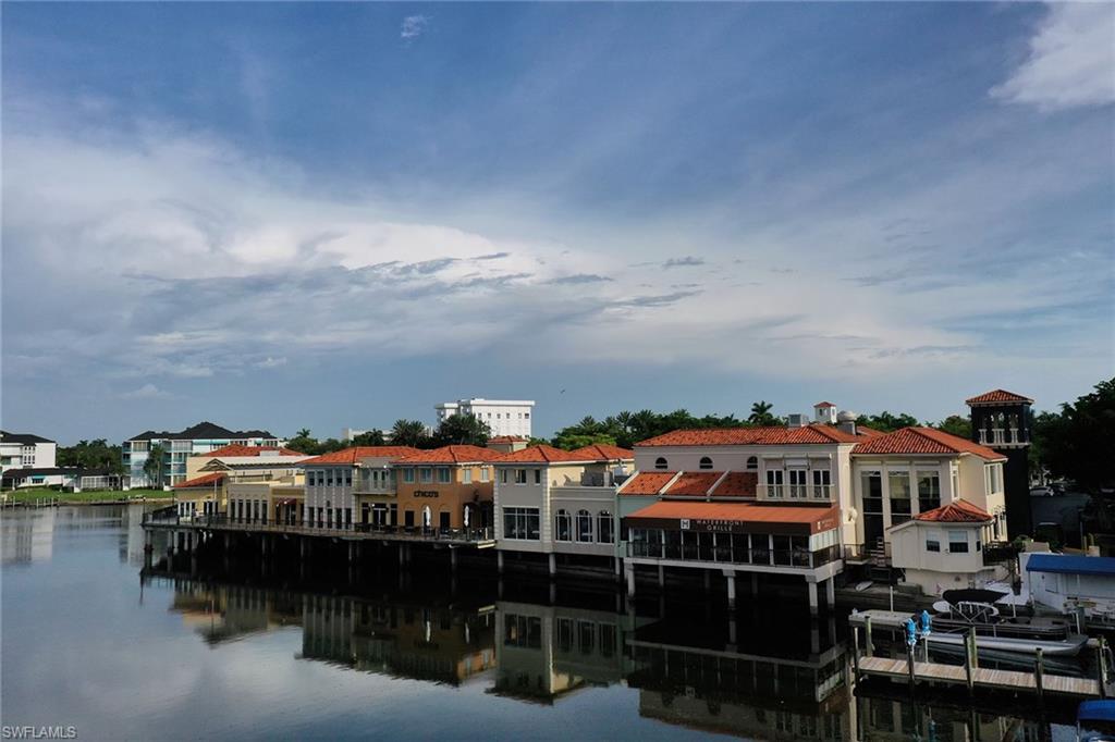 MOORINGS - Residential