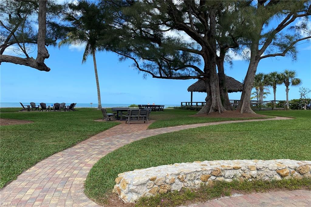 MOORINGS - Residential