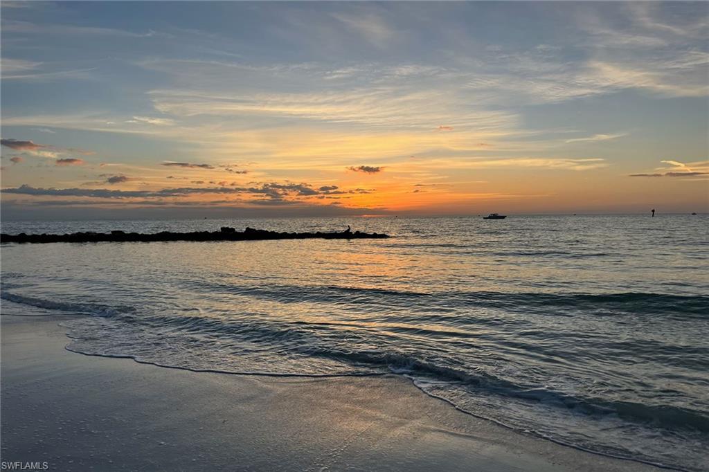 MOORINGS - Residential