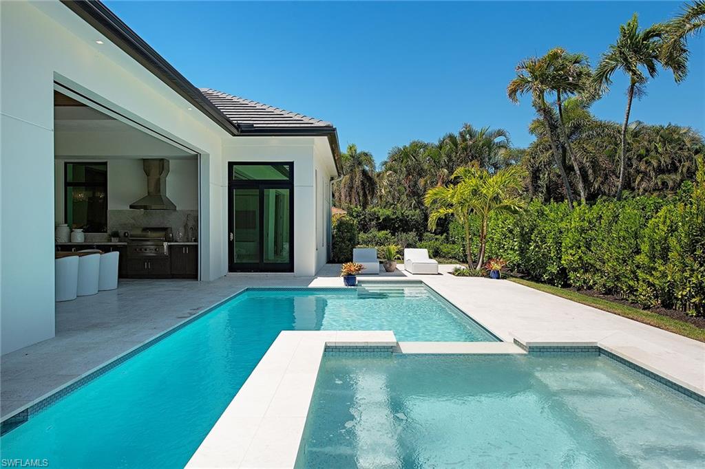 MOORINGS - Residential