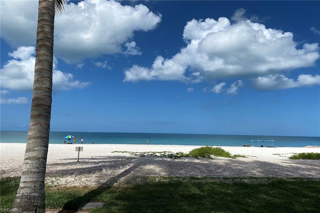 MOORINGS - Residential