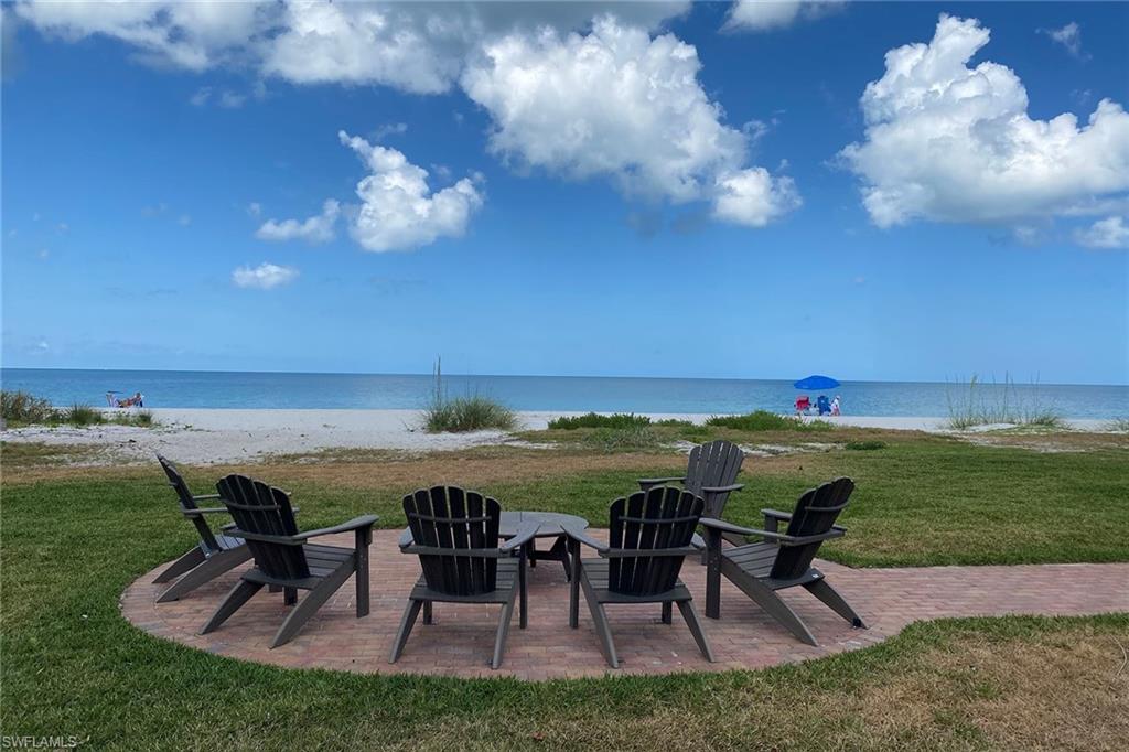 MOORINGS - Residential