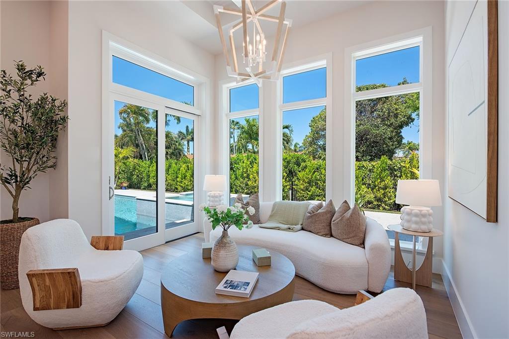 MOORINGS - Residential