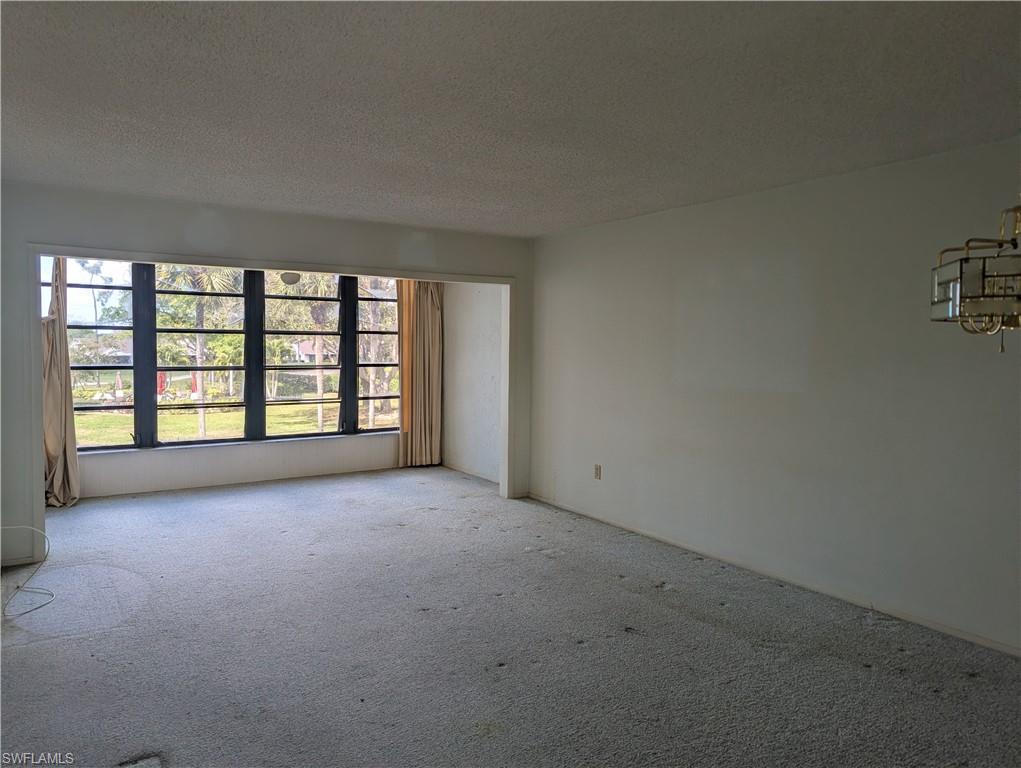 SEVEN LAKES - Residential