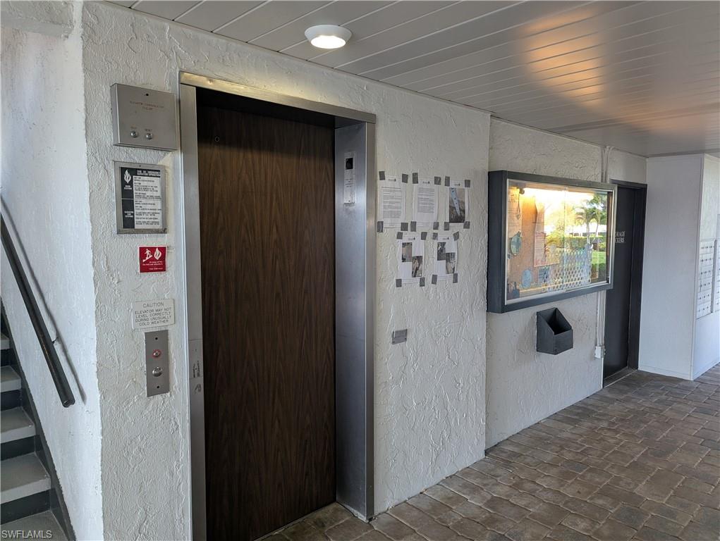 SEVEN LAKES - Residential