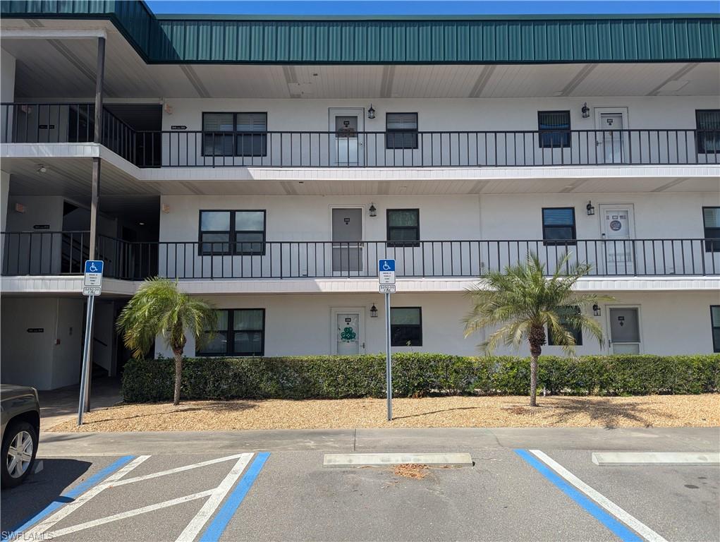 SEVEN LAKES - Residential