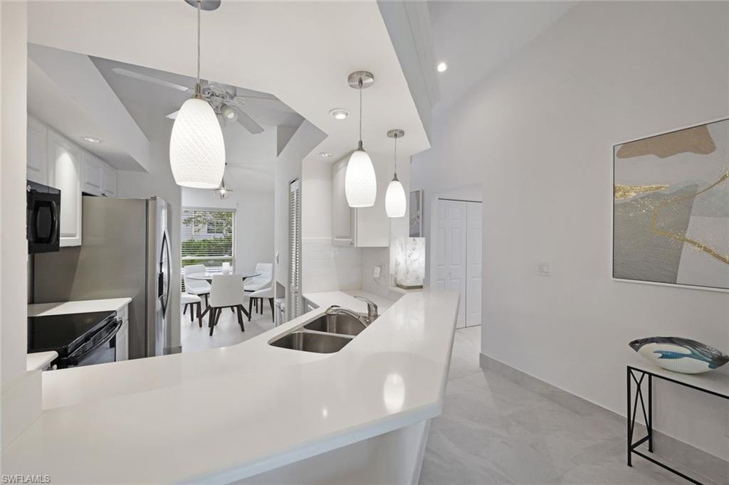 PAVILION CLUB - Residential Lease