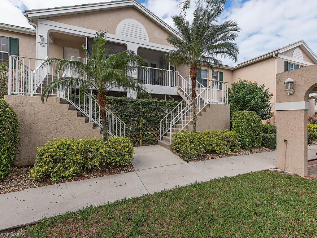 LAUREL OAKS AT PELICAN BAY - Residential
