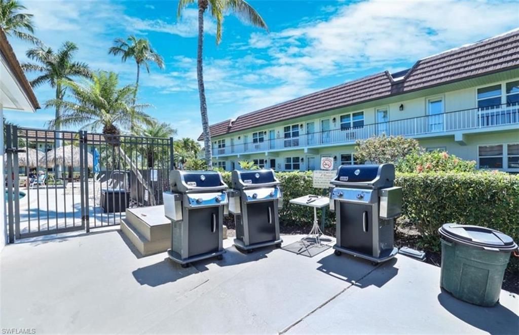 SEABREEZE APTS - Residential