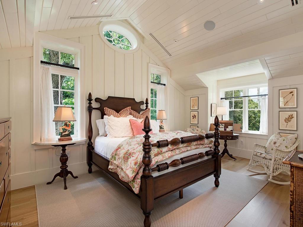 OLDE NAPLES - Residential