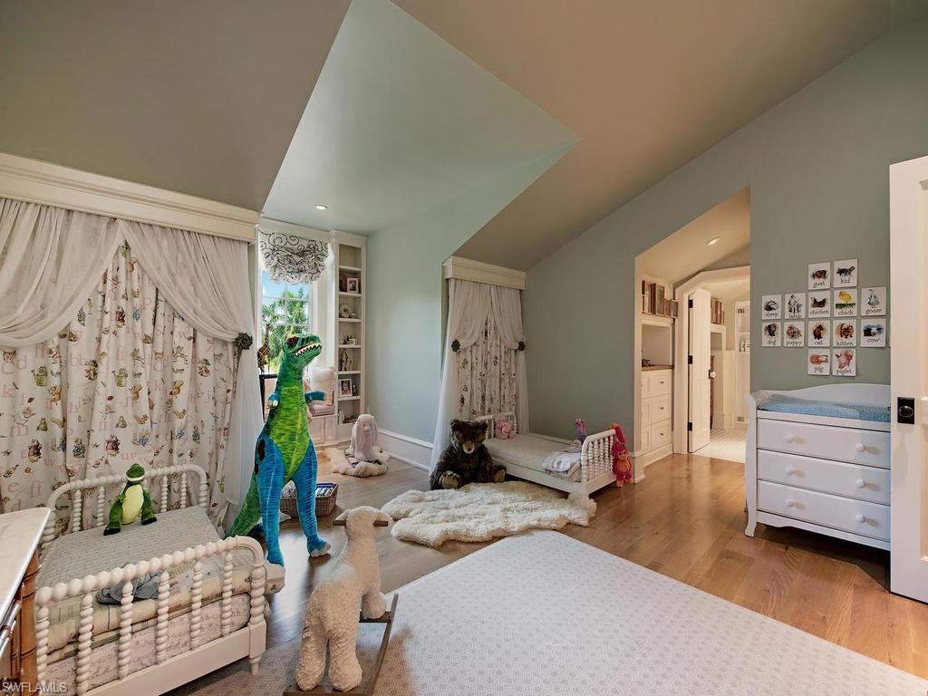 OLDE NAPLES - Residential