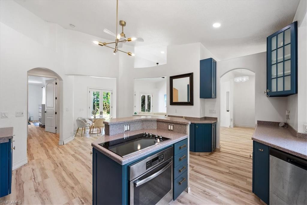 GOLDEN GATE ESTATES - Residential