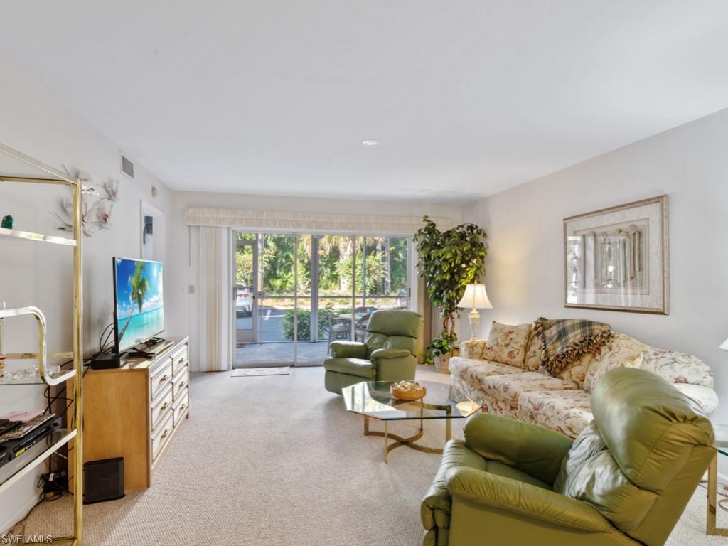 VANDERBILT VILLAS - Residential