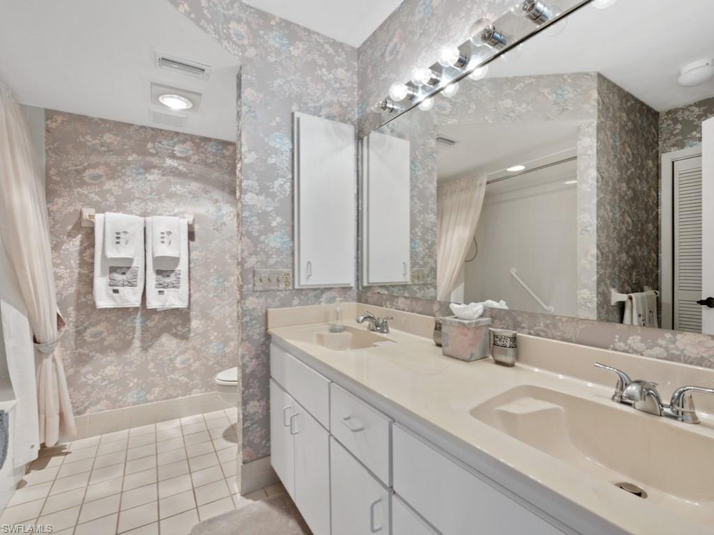 VANDERBILT VILLAS - Residential