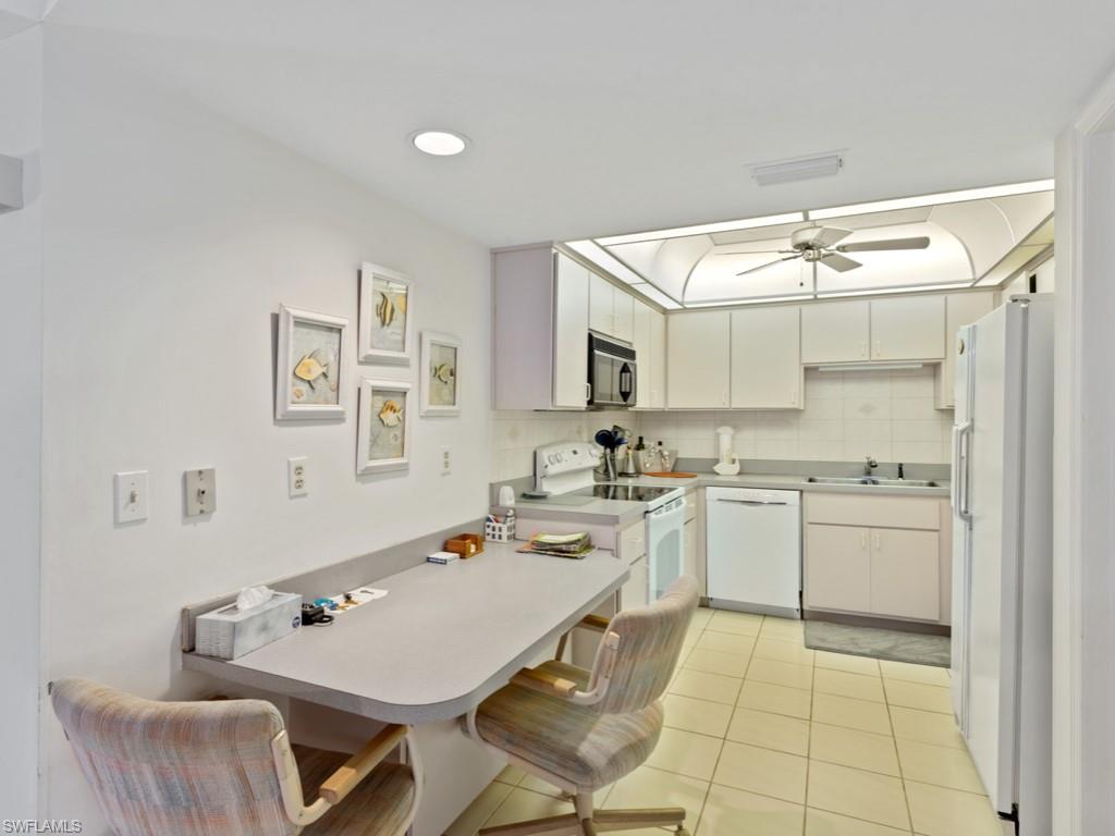 VANDERBILT VILLAS - Residential