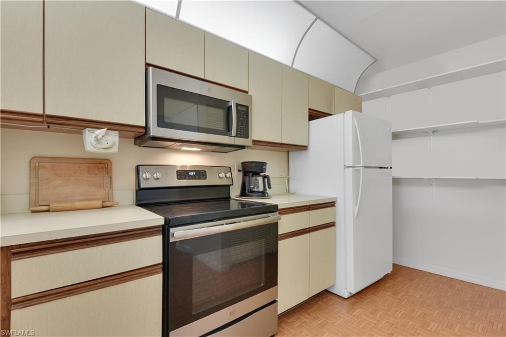 ABBEY AT BERKSHIRE VILLAGE - Residential