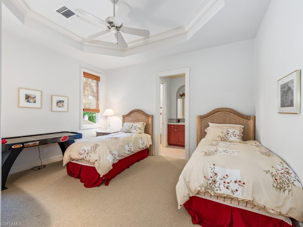 BAY WOODS - Residential