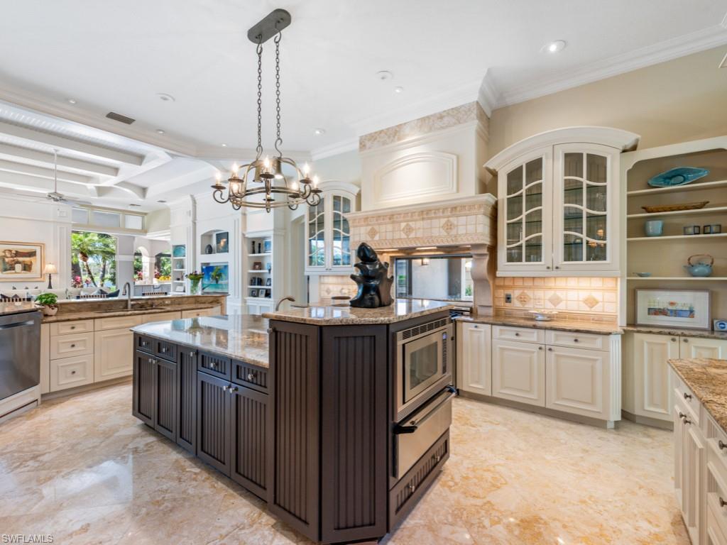 BAY WOODS - Residential