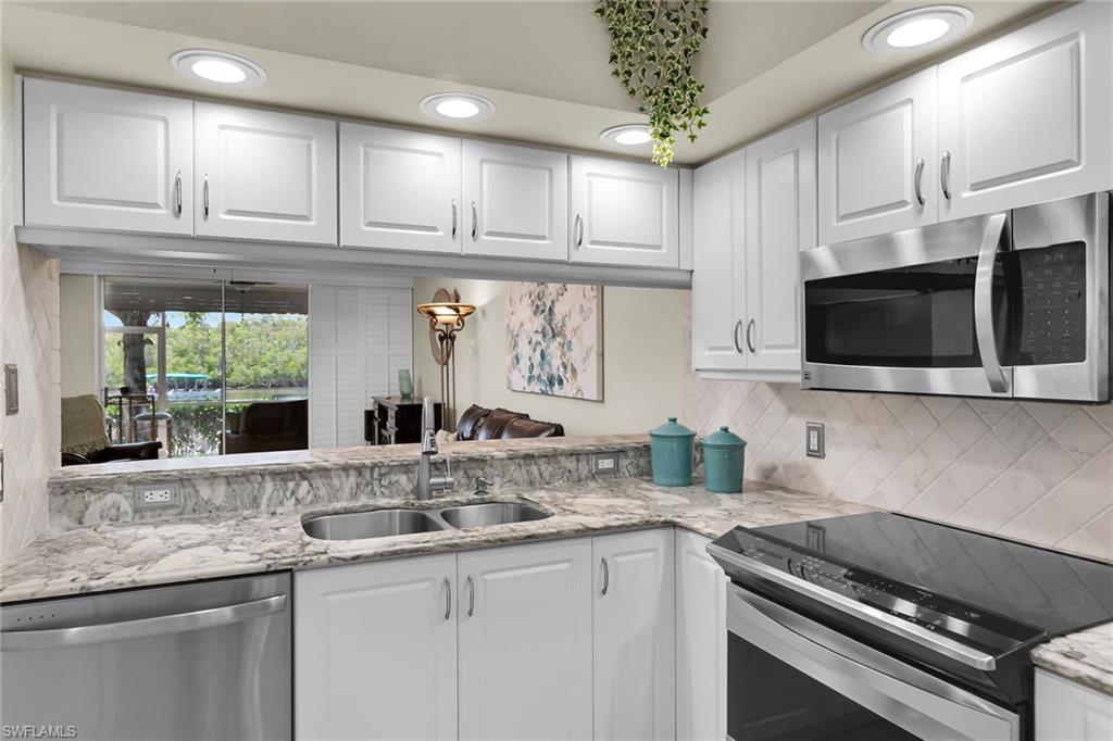 SUNSET CAY VILLAS - Residential