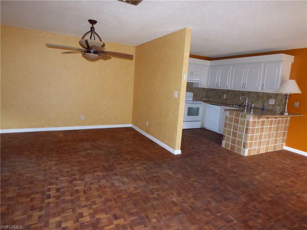 PARKWOODS TOWNHOUSE COMMUNITY - Residential