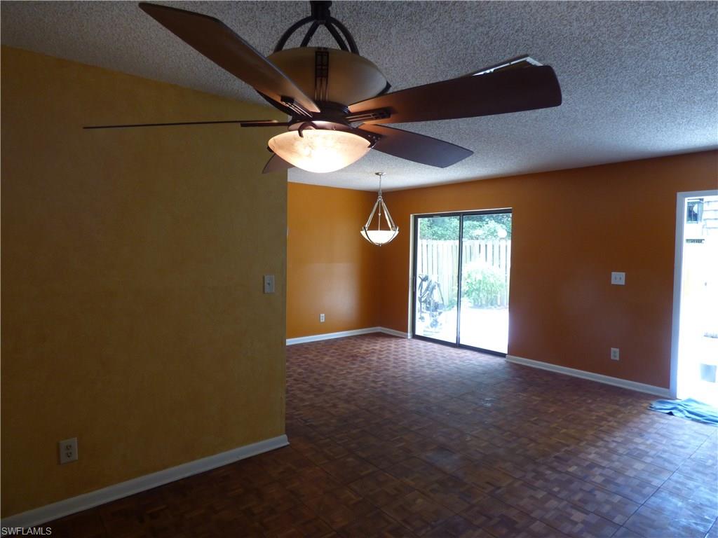 PARKWOODS TOWNHOUSE COMMUNITY - Residential