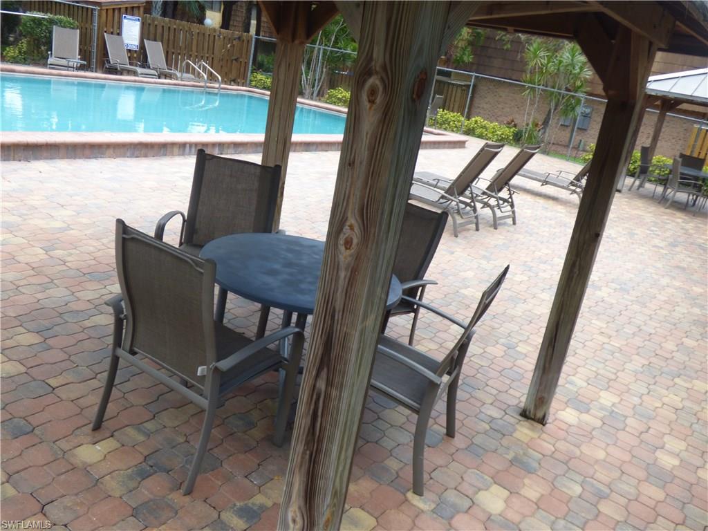 PARKWOODS TOWNHOUSE COMMUNITY - Residential