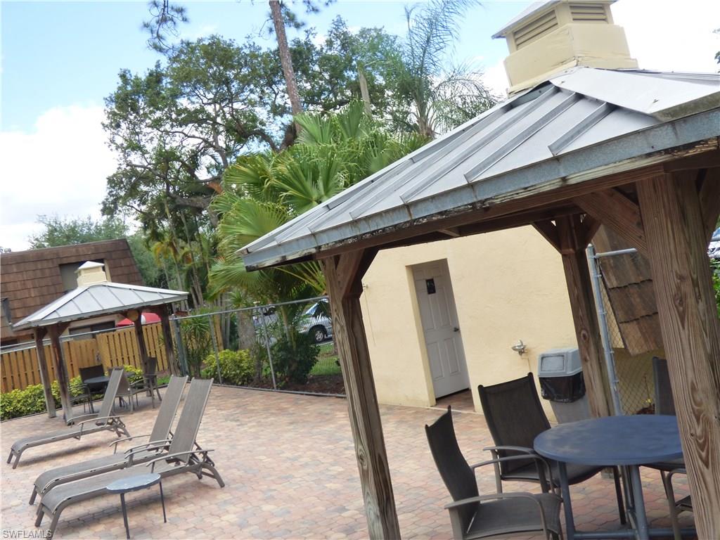 PARKWOODS TOWNHOUSE COMMUNITY - Residential