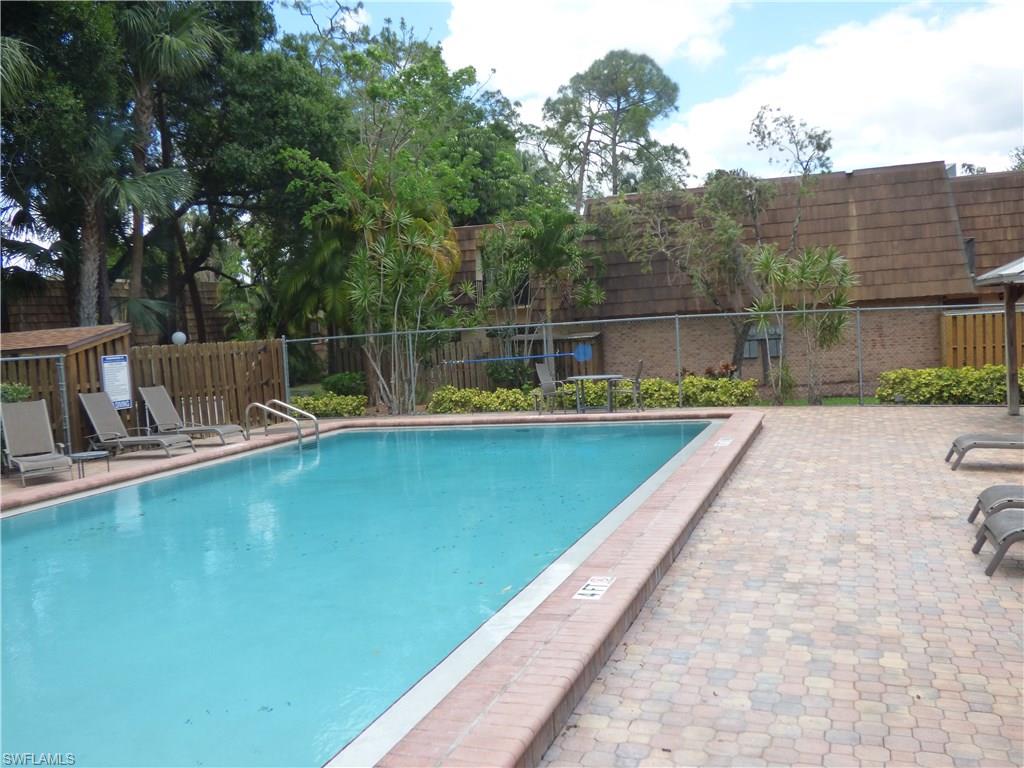 PARKWOODS TOWNHOUSE COMMUNITY - Residential