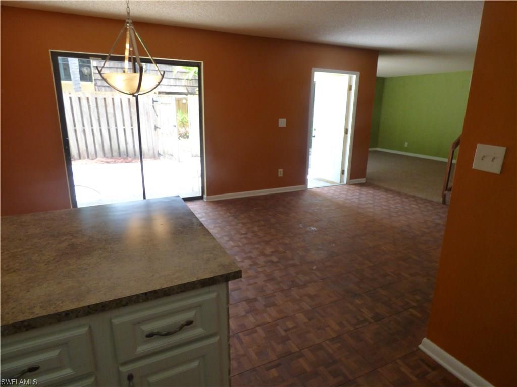 PARKWOODS TOWNHOUSE COMMUNITY - Residential