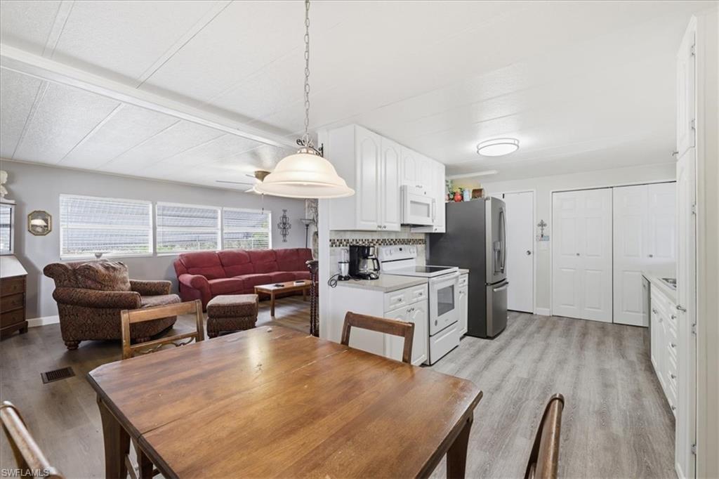 FOREST PARK MOBILE HOME - Residential