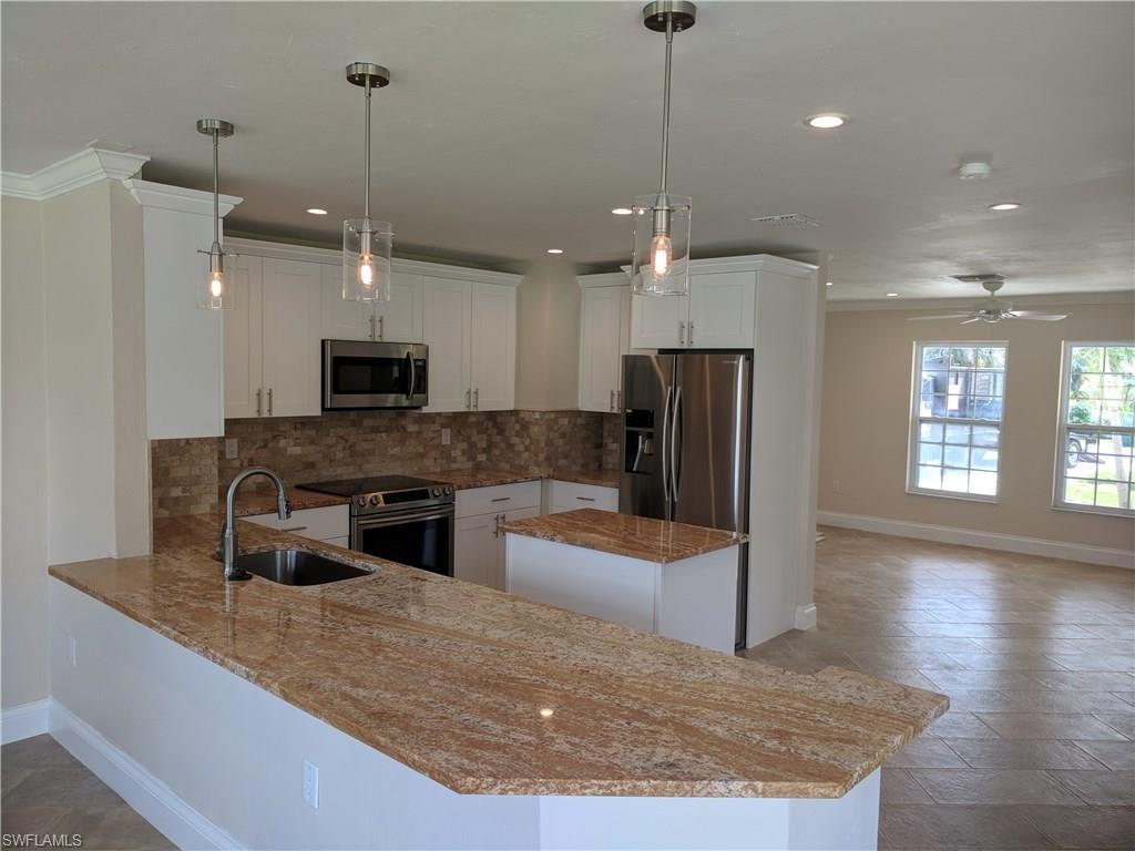 NAPLES PARK - Residential