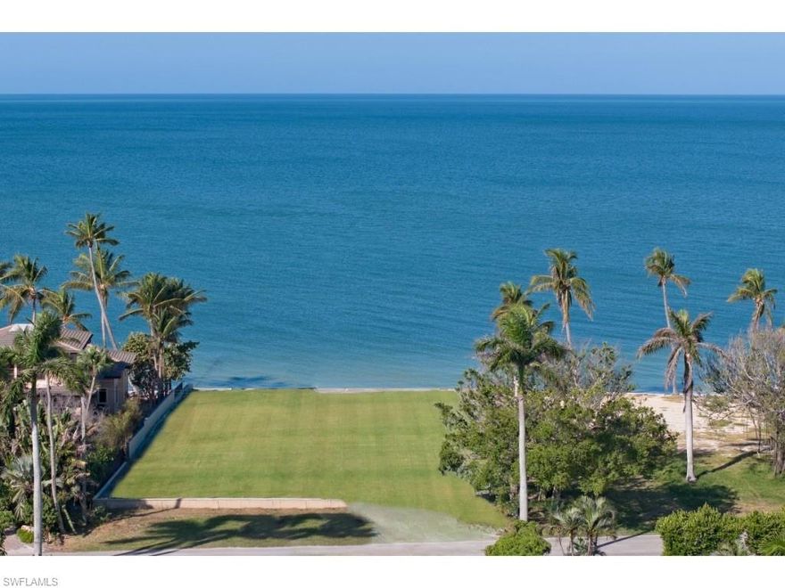South Gordon Drive has long been considered one of Naples' most desired beachfront locations. An exciting opportunity to build a new beachfront residence which meets the current building codes. Associate Port Royal Club membership eligibility.